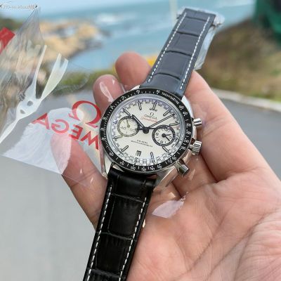 Replica Omega Speedmaster 44.25MM Diameter Luminous Coating 9900 Movement Watch